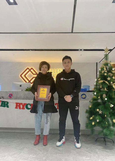 四川成都鄒女士選擇加盟帽牌貨冒菜