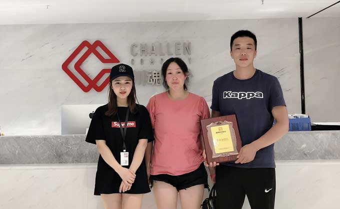 恭喜雅安的饒先生簽約帽牌貨冒菜加盟品牌