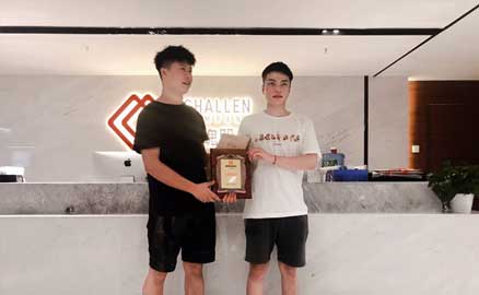 鄧先生打算在重慶跟朋友合伙開(kāi)店