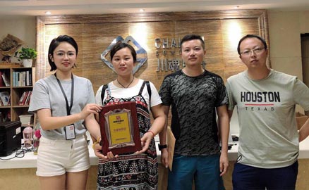 四川新都的陶先生簽約帽牌貨冒菜加盟