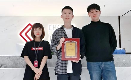 來自重慶的兩位年輕的90后老板