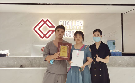 云南昆明文女士簽約帽牌貨冒菜加盟品牌