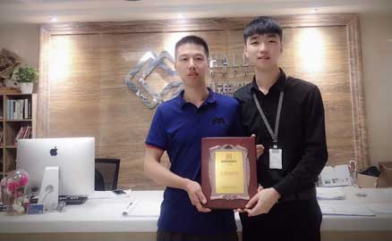 重慶的熊先生成功加盟帽牌貨冒菜