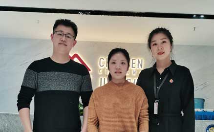 恭喜李先生簽約加盟帽牌貨冒菜