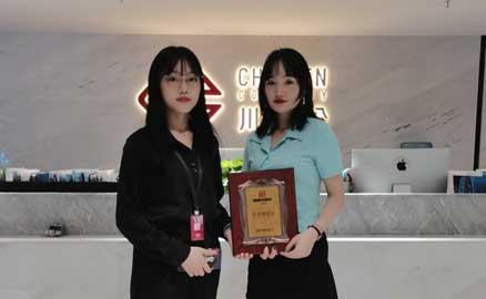 李女士選擇一個(gè)知名的冒菜加盟品牌