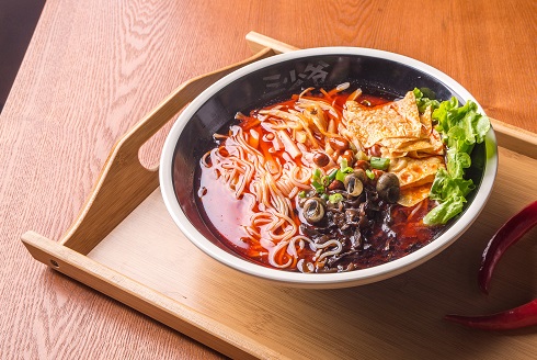 剛需創(chuàng)業(yè)者注意！10萬開冒菜店可行嗎？