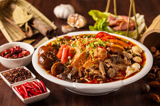 國內(nèi)帽牌貨冒菜加盟成本開一家帽的冒菜盈利前景