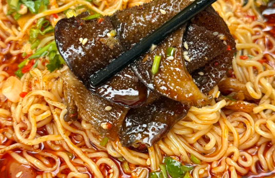 想學(xué)做冒菜開店靠譜嗎？帽牌貨這樣學(xué)準(zhǔn)沒錯(cuò)