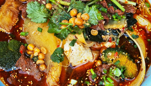 新疆開(kāi)冒菜店能火嗎？帽牌貨這樣做本地人常來(lái)